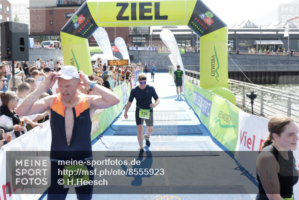 10.08.2025 - GEWOBA Citytriathlon Bremen H.Heesch http://msf.ph/oto/8555923 10.08.2025 15:26:18 Ziel 130, 303, 404 meine-sportfotos.de