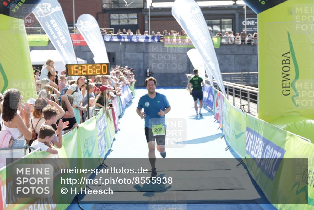 10.08.2025 - GEWOBA Citytriathlon Bremen H.Heesch http://msf.ph/oto/8555938 10.08.2025 15:26:24 Ziel 200 meine-sportfotos.de