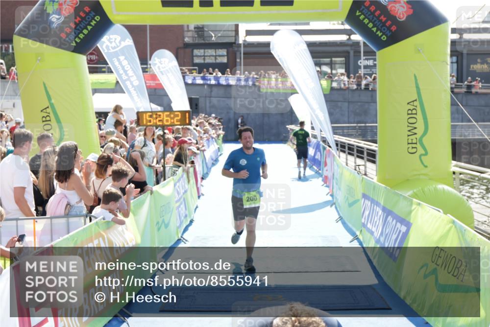 10.08.2025 - GEWOBA Citytriathlon Bremen H.Heesch http://msf.ph/oto/8555941 10.08.2025 15:26:25 Ziel 200 meine-sportfotos.de