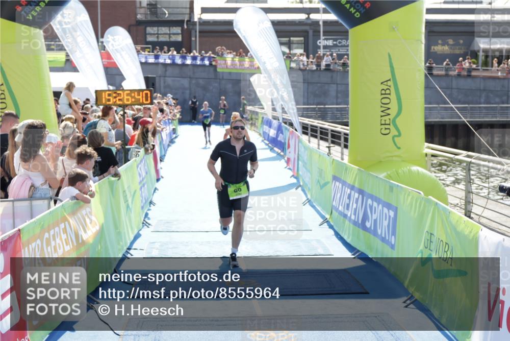 10.08.2025 - GEWOBA Citytriathlon Bremen H.Heesch http://msf.ph/oto/8555964 10.08.2025 15:26:44 Ziel 86, 401, 441 meine-sportfotos.de