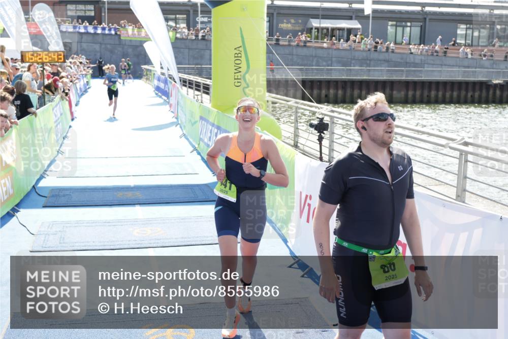 10.08.2025 - GEWOBA Citytriathlon Bremen H.Heesch http://msf.ph/oto/8555986 10.08.2025 15:26:47 Ziel 86, 401, 441 meine-sportfotos.de