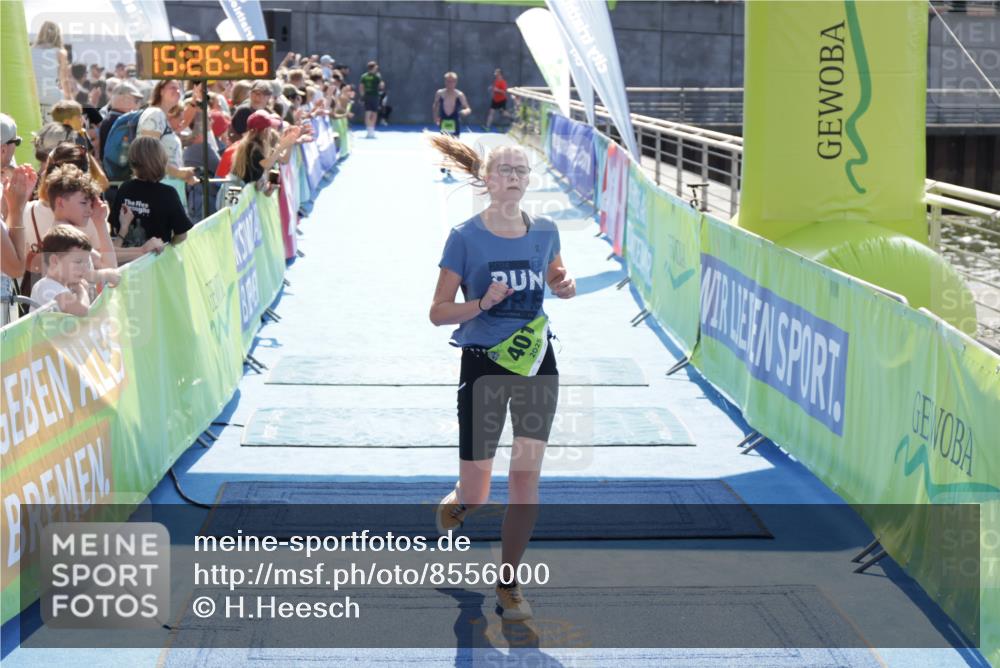 10.08.2025 - GEWOBA Citytriathlon Bremen H.Heesch http://msf.ph/oto/8556000 10.08.2025 15:26:50 Ziel 86, 401, 441 meine-sportfotos.de