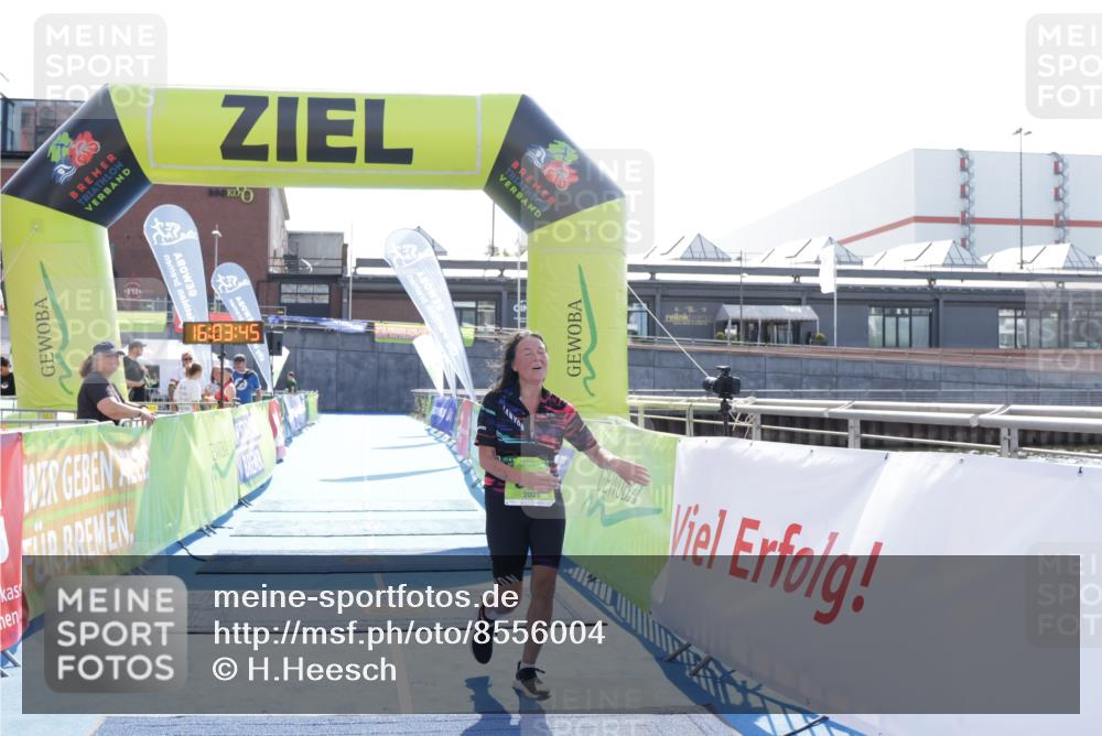 10.08.2025 - GEWOBA Citytriathlon Bremen H.Heesch http://msf.ph/oto/8556004 10.08.2025 16:03:49 Ziel 513 meine-sportfotos.de