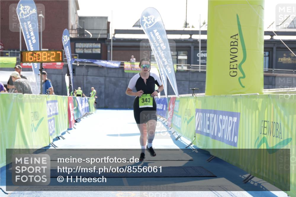 10.08.2025 - GEWOBA Citytriathlon Bremen H.Heesch http://msf.ph/oto/8556061 10.08.2025 16:08:31 Ziel 343 meine-sportfotos.de