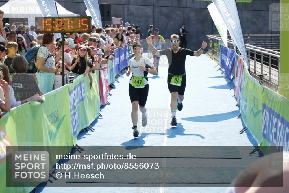 10.08.2025 - GEWOBA Citytriathlon Bremen H.Heesch http://msf.ph/oto/8556073 10.08.2025 15:27:19 Ziel 67, 103, 447 meine-sportfotos.de