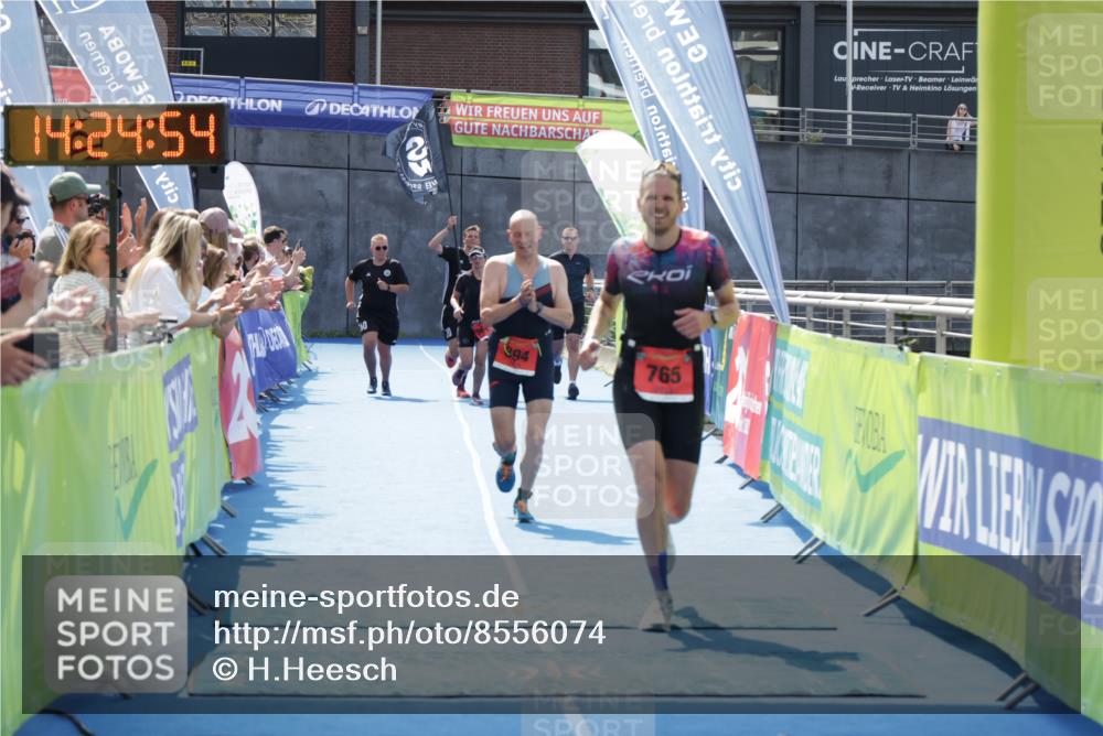 10.08.2025 - GEWOBA Citytriathlon Bremen H.Heesch http://msf.ph/oto/8556074 10.08.2025 14:24:58 Ziel 765, 894 meine-sportfotos.de