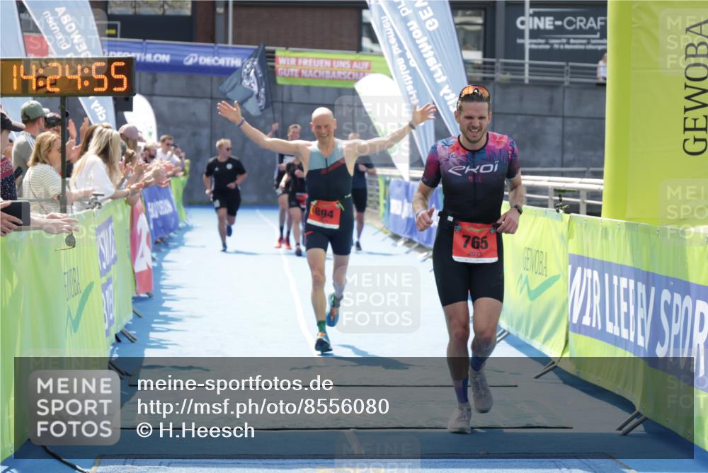 10.08.2025 - GEWOBA Citytriathlon Bremen H.Heesch http://msf.ph/oto/8556080 10.08.2025 14:24:59 Ziel 765, 894, 964, 1023 meine-sportfotos.de