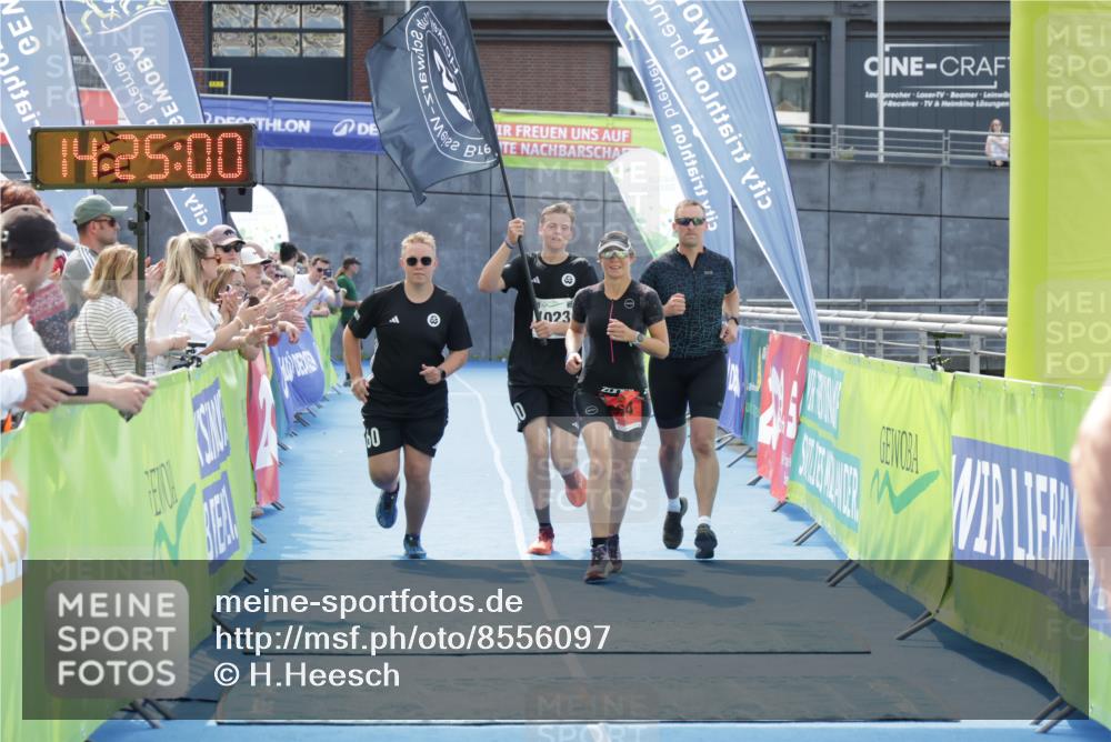 10.08.2025 - GEWOBA Citytriathlon Bremen H.Heesch http://msf.ph/oto/8556097 10.08.2025 14:25:03 Ziel 765, 894, 964, 1023 meine-sportfotos.de