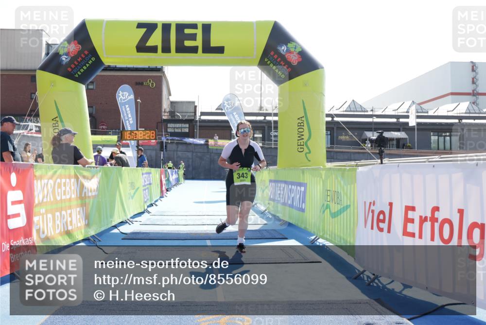 10.08.2025 - GEWOBA Citytriathlon Bremen H.Heesch http://msf.ph/oto/8556099 10.08.2025 16:08:32 Ziel 343 meine-sportfotos.de