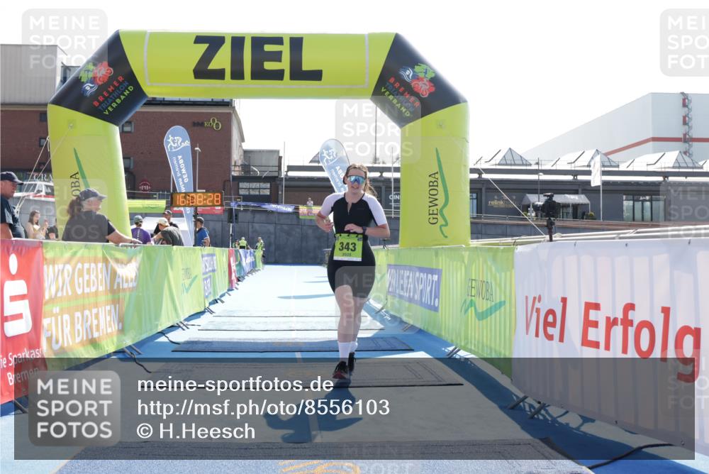 10.08.2025 - GEWOBA Citytriathlon Bremen H.Heesch http://msf.ph/oto/8556103 10.08.2025 16:08:32 Ziel 343 meine-sportfotos.de