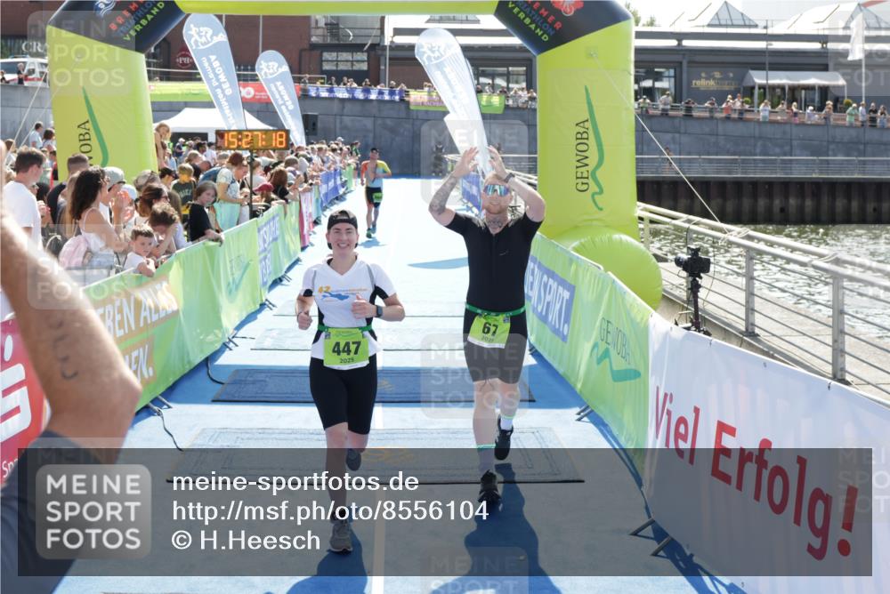 10.08.2025 - GEWOBA Citytriathlon Bremen H.Heesch http://msf.ph/oto/8556104 10.08.2025 15:27:22 Ziel 67, 103, 204, 447 meine-sportfotos.de