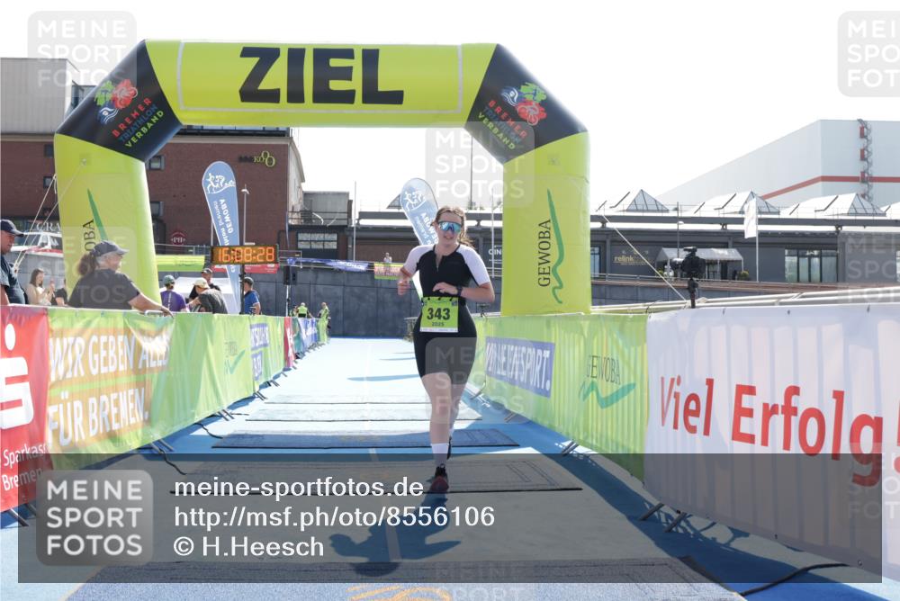 10.08.2025 - GEWOBA Citytriathlon Bremen H.Heesch http://msf.ph/oto/8556106 10.08.2025 16:08:33 Ziel 343 meine-sportfotos.de