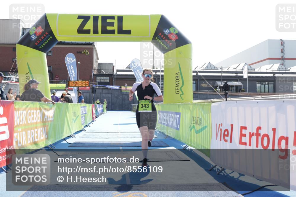 10.08.2025 - GEWOBA Citytriathlon Bremen H.Heesch http://msf.ph/oto/8556109 10.08.2025 16:08:33 Ziel 343 meine-sportfotos.de