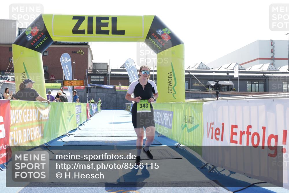 10.08.2025 - GEWOBA Citytriathlon Bremen H.Heesch http://msf.ph/oto/8556115 10.08.2025 16:08:33 Ziel 343 meine-sportfotos.de
