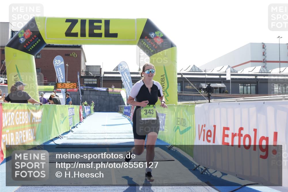 10.08.2025 - GEWOBA Citytriathlon Bremen H.Heesch http://msf.ph/oto/8556127 10.08.2025 16:08:33 Ziel 343 meine-sportfotos.de