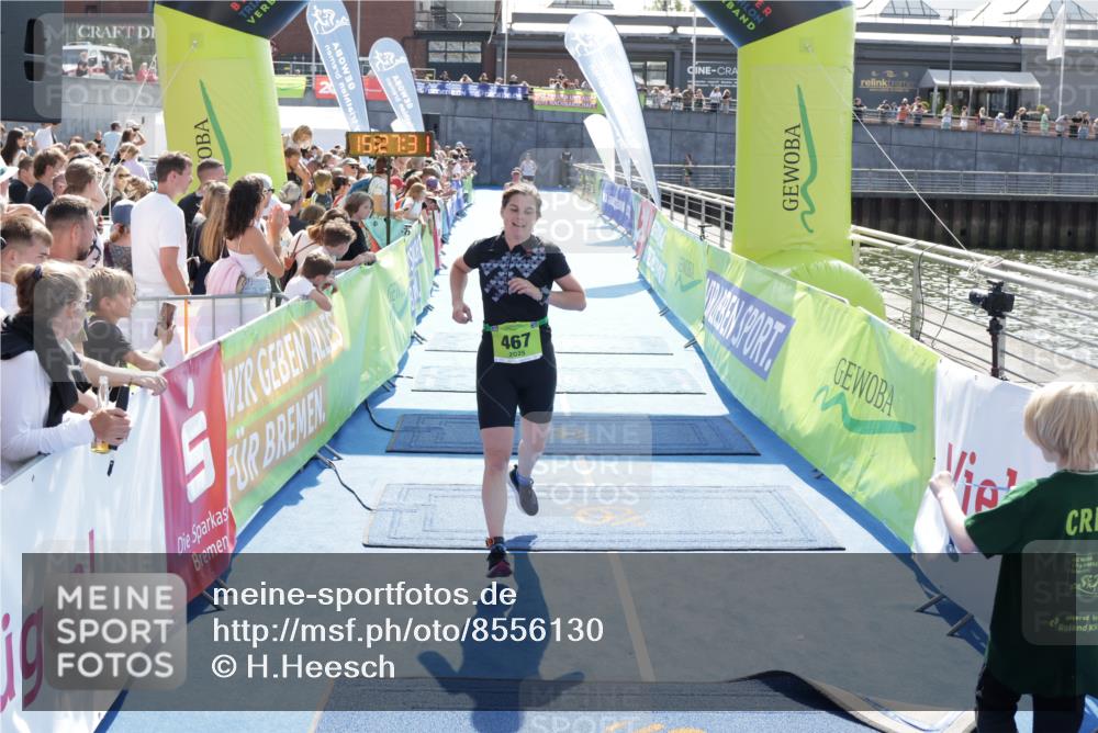 10.08.2025 - GEWOBA Citytriathlon Bremen H.Heesch http://msf.ph/oto/8556130 10.08.2025 15:27:35 Ziel 466, 467 meine-sportfotos.de