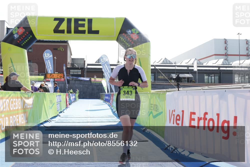 10.08.2025 - GEWOBA Citytriathlon Bremen H.Heesch http://msf.ph/oto/8556132 10.08.2025 16:08:33 Ziel 343 meine-sportfotos.de