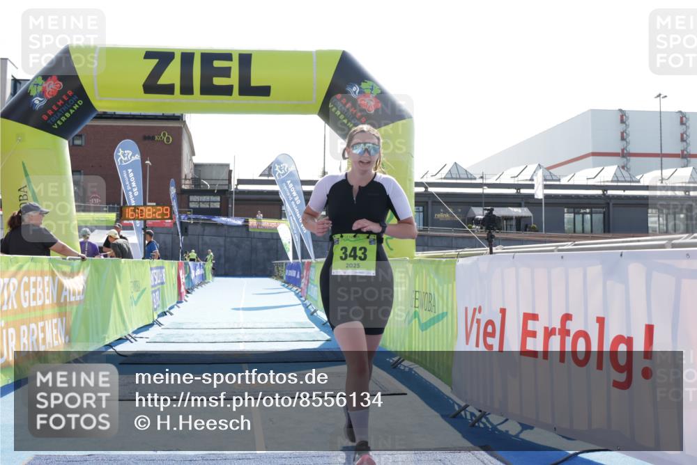 10.08.2025 - GEWOBA Citytriathlon Bremen H.Heesch http://msf.ph/oto/8556134 10.08.2025 16:08:33 Ziel 343 meine-sportfotos.de