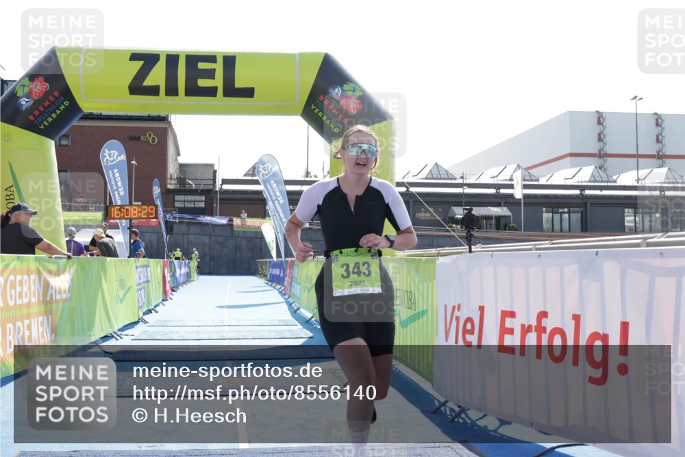 10.08.2025 - GEWOBA Citytriathlon Bremen H.Heesch http://msf.ph/oto/8556140 10.08.2025 16:08:33 Ziel 343 meine-sportfotos.de