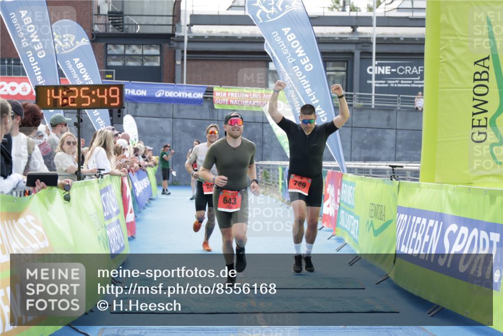 10.08.2025 - GEWOBA Citytriathlon Bremen H.Heesch http://msf.ph/oto/8556168 10.08.2025 14:25:53 Ziel 643, 749, 789 meine-sportfotos.de
