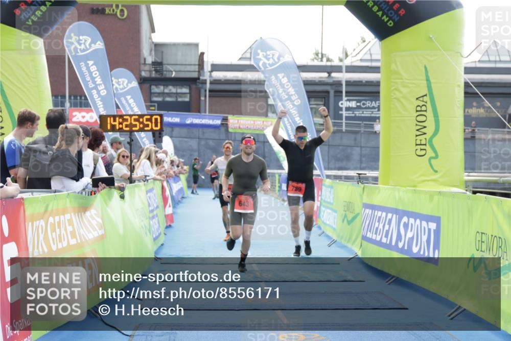 10.08.2025 - GEWOBA Citytriathlon Bremen H.Heesch http://msf.ph/oto/8556171 10.08.2025 14:25:53 Ziel 643, 749, 789 meine-sportfotos.de