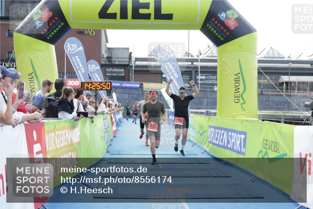10.08.2025 - GEWOBA Citytriathlon Bremen H.Heesch http://msf.ph/oto/8556174 10.08.2025 14:25:54 Ziel 643, 749, 789 meine-sportfotos.de