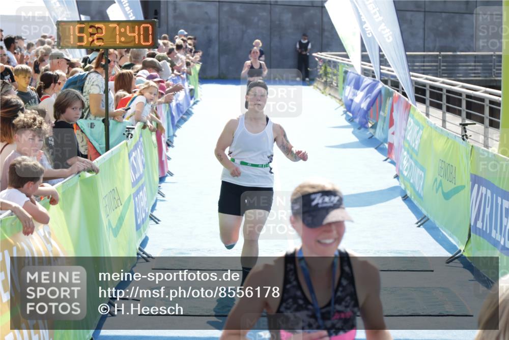 10.08.2025 - GEWOBA Citytriathlon Bremen H.Heesch http://msf.ph/oto/8556178 10.08.2025 15:27:44 Ziel 56, 382, 466 meine-sportfotos.de