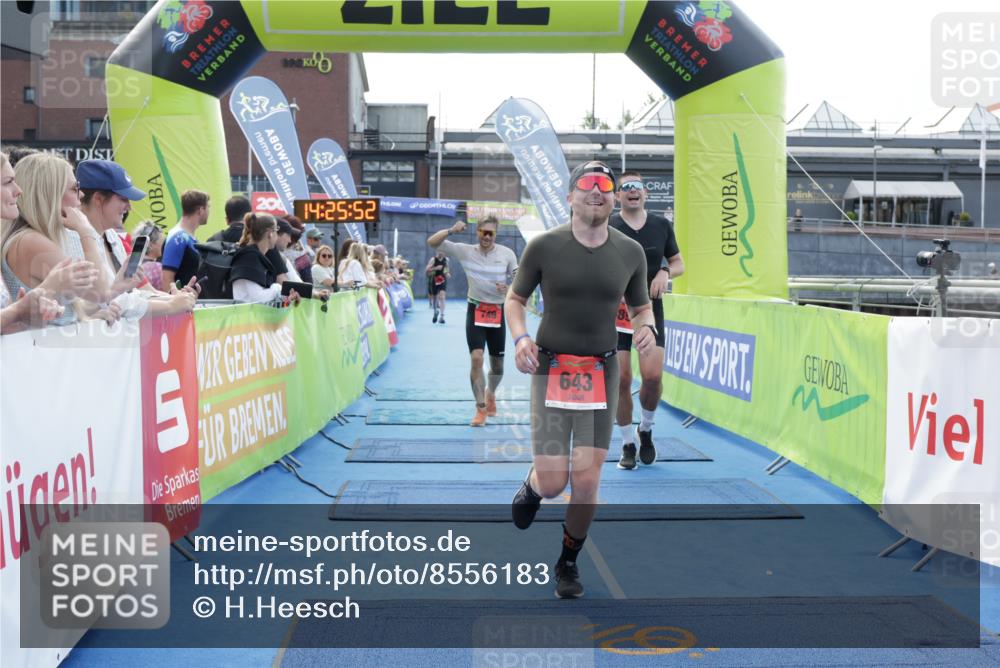 10.08.2025 - GEWOBA Citytriathlon Bremen H.Heesch http://msf.ph/oto/8556183 10.08.2025 14:25:56 Ziel 643, 749, 789, 899 meine-sportfotos.de