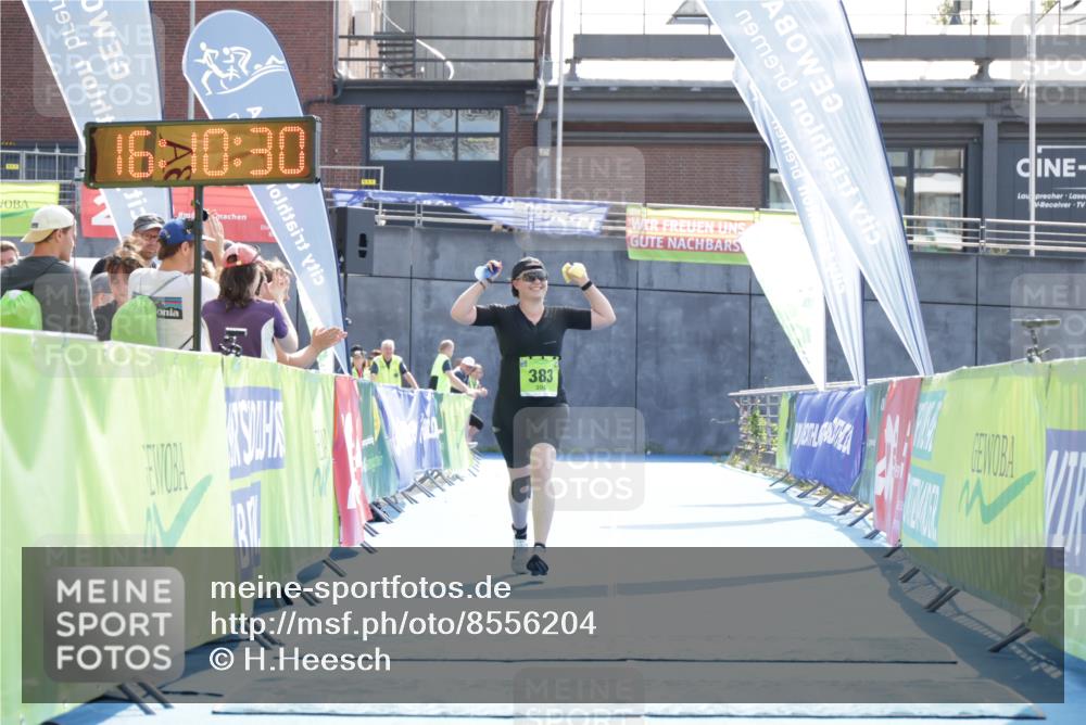 10.08.2025 - GEWOBA Citytriathlon Bremen H.Heesch http://msf.ph/oto/8556204 10.08.2025 16:10:34 Ziel 383 meine-sportfotos.de