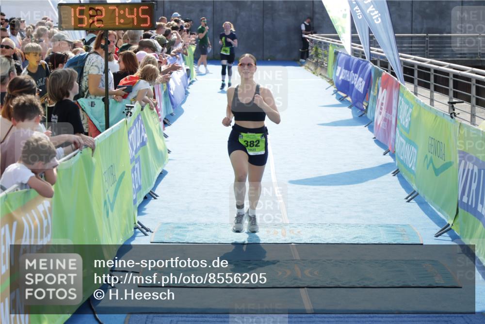 10.08.2025 - GEWOBA Citytriathlon Bremen H.Heesch http://msf.ph/oto/8556205 10.08.2025 15:27:49 Ziel 56, 382 meine-sportfotos.de