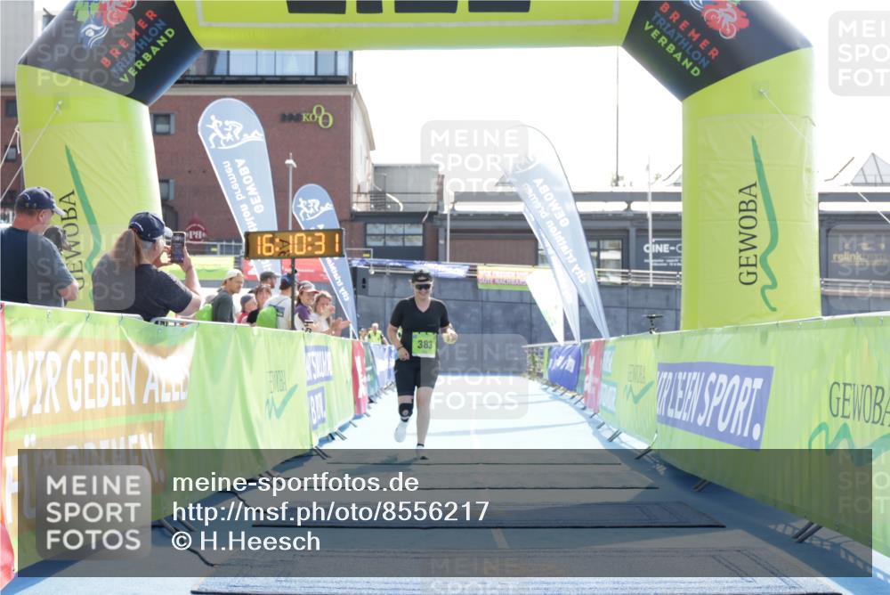 10.08.2025 - GEWOBA Citytriathlon Bremen H.Heesch http://msf.ph/oto/8556217 10.08.2025 16:10:35 Ziel 383 meine-sportfotos.de