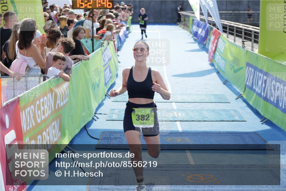 10.08.2025 - GEWOBA Citytriathlon Bremen H.Heesch http://msf.ph/oto/8556219 10.08.2025 15:27:50 Ziel 56, 382 meine-sportfotos.de