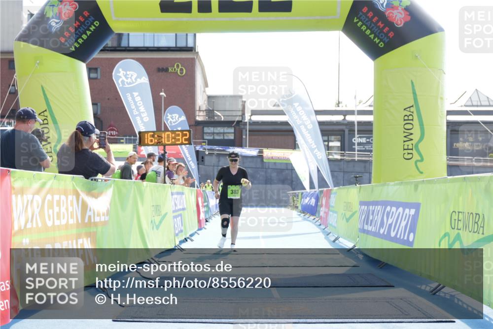 10.08.2025 - GEWOBA Citytriathlon Bremen H.Heesch http://msf.ph/oto/8556220 10.08.2025 16:10:36 Ziel 383 meine-sportfotos.de