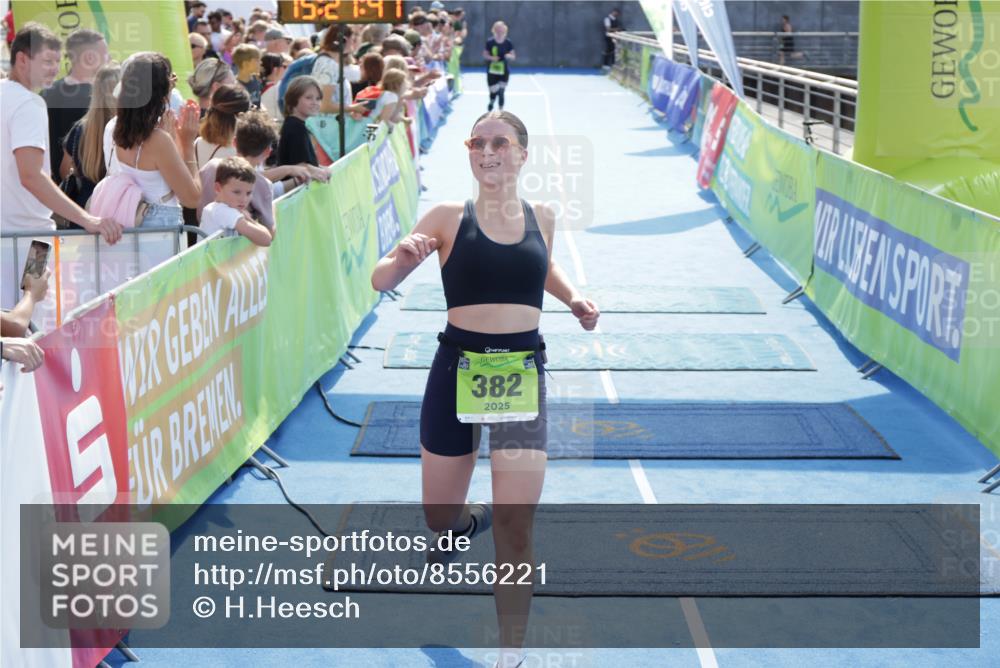 10.08.2025 - GEWOBA Citytriathlon Bremen H.Heesch http://msf.ph/oto/8556221 10.08.2025 15:27:51 Ziel 56, 382 meine-sportfotos.de