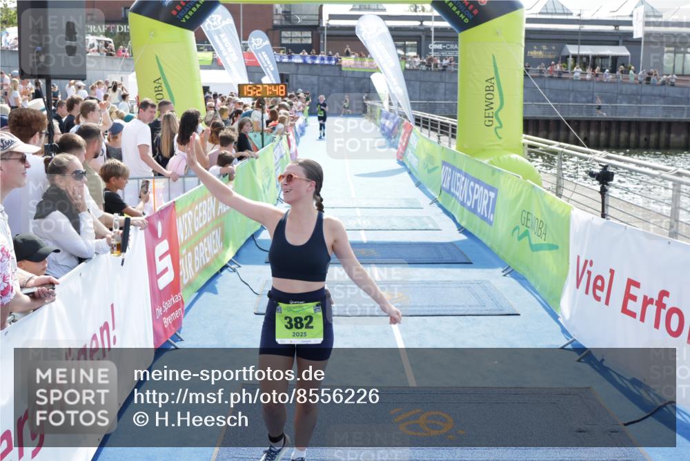 10.08.2025 - GEWOBA Citytriathlon Bremen H.Heesch http://msf.ph/oto/8556226 10.08.2025 15:27:52 Ziel 382 meine-sportfotos.de
