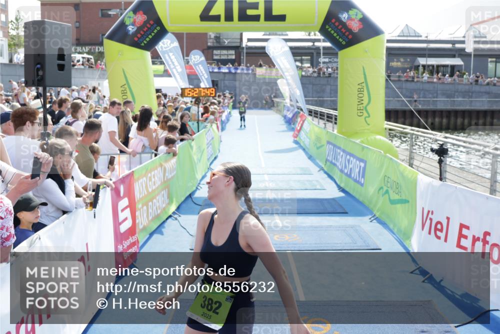 10.08.2025 - GEWOBA Citytriathlon Bremen H.Heesch http://msf.ph/oto/8556232 10.08.2025 15:27:53 Ziel 382 meine-sportfotos.de