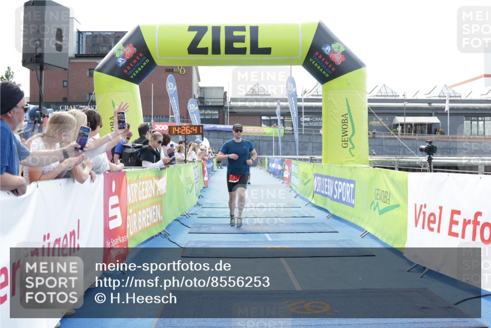10.08.2025 - GEWOBA Citytriathlon Bremen H.Heesch http://msf.ph/oto/8556253 10.08.2025 14:26:44 Ziel 707, 776 meine-sportfotos.de