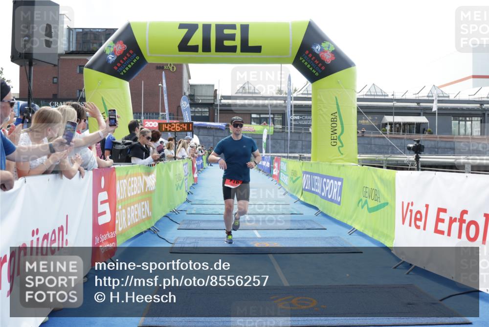 10.08.2025 - GEWOBA Citytriathlon Bremen H.Heesch http://msf.ph/oto/8556257 10.08.2025 14:26:45 Ziel 707, 776 meine-sportfotos.de