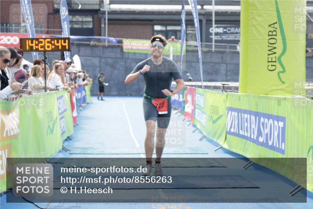 10.08.2025 - GEWOBA Citytriathlon Bremen H.Heesch http://msf.ph/oto/8556263 10.08.2025 14:26:48 Ziel 707, 776 meine-sportfotos.de