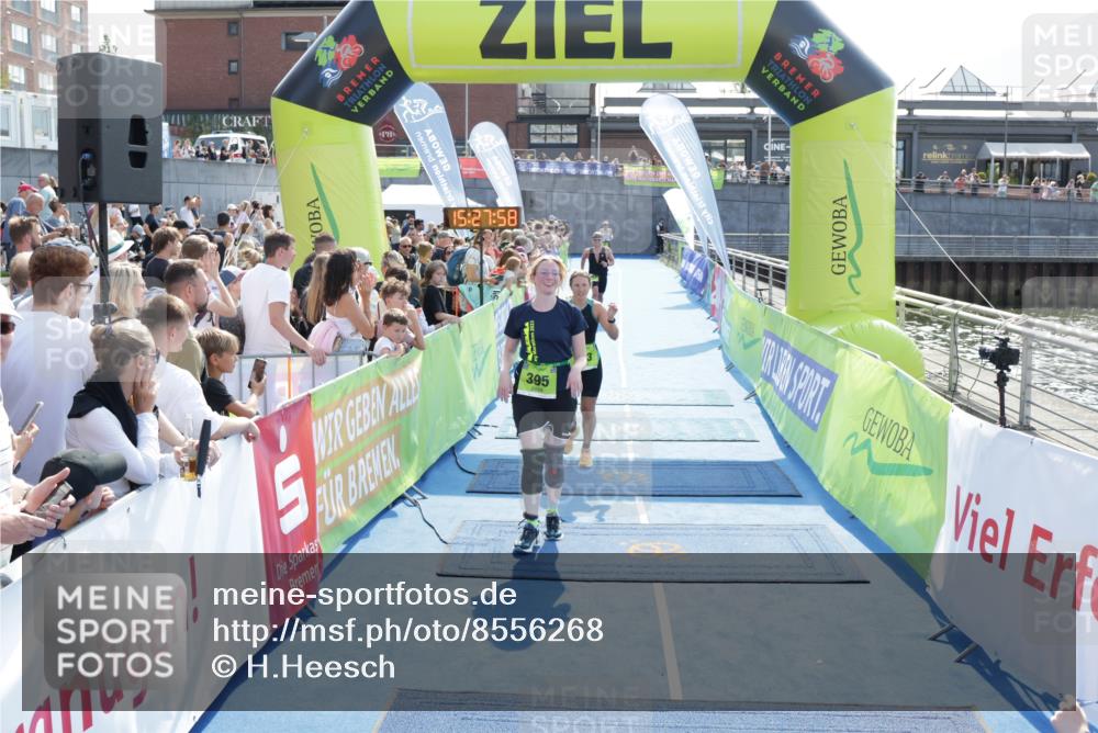 10.08.2025 - GEWOBA Citytriathlon Bremen H.Heesch http://msf.ph/oto/8556268 10.08.2025 15:28:02 Ziel 283, 395, 403 meine-sportfotos.de