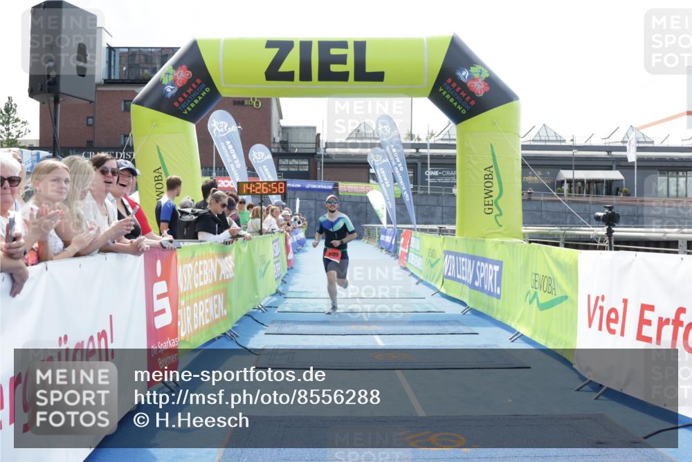 10.08.2025 - GEWOBA Citytriathlon Bremen H.Heesch http://msf.ph/oto/8556288 10.08.2025 14:27:01 Ziel 692 meine-sportfotos.de