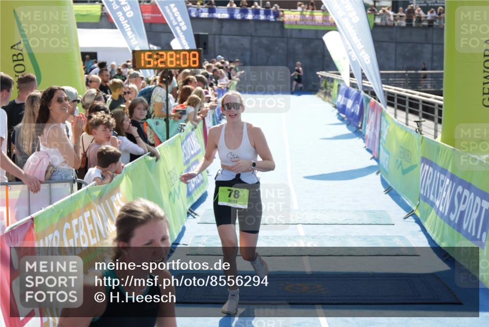 10.08.2025 - GEWOBA Citytriathlon Bremen H.Heesch http://msf.ph/oto/8556294 10.08.2025 15:28:12 Ziel 78, 283 meine-sportfotos.de