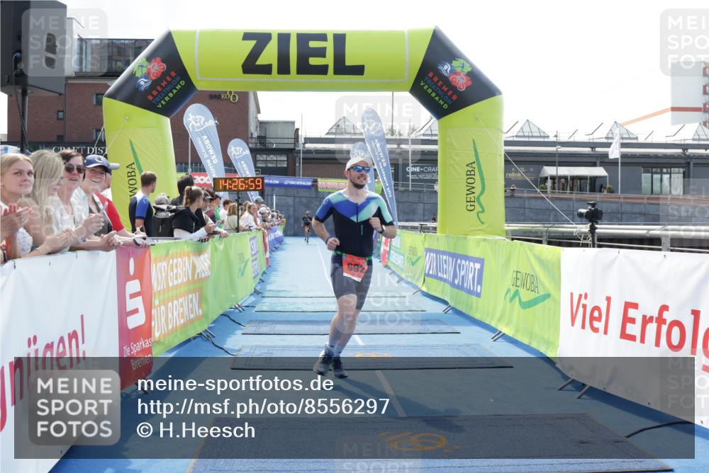 10.08.2025 - GEWOBA Citytriathlon Bremen H.Heesch http://msf.ph/oto/8556297 10.08.2025 14:27:03 Ziel 692 meine-sportfotos.de