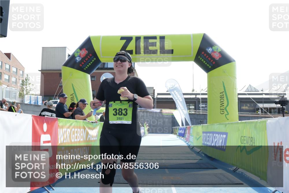 10.08.2025 - GEWOBA Citytriathlon Bremen H.Heesch http://msf.ph/oto/8556306 10.08.2025 16:10:39 Ziel 383 meine-sportfotos.de