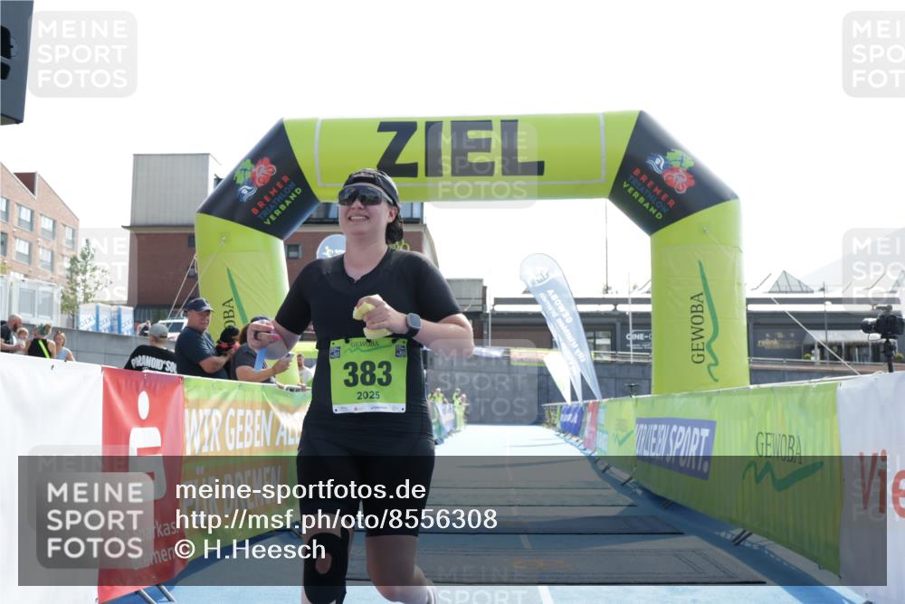 10.08.2025 - GEWOBA Citytriathlon Bremen H.Heesch http://msf.ph/oto/8556308 10.08.2025 16:10:39 Ziel 383 meine-sportfotos.de