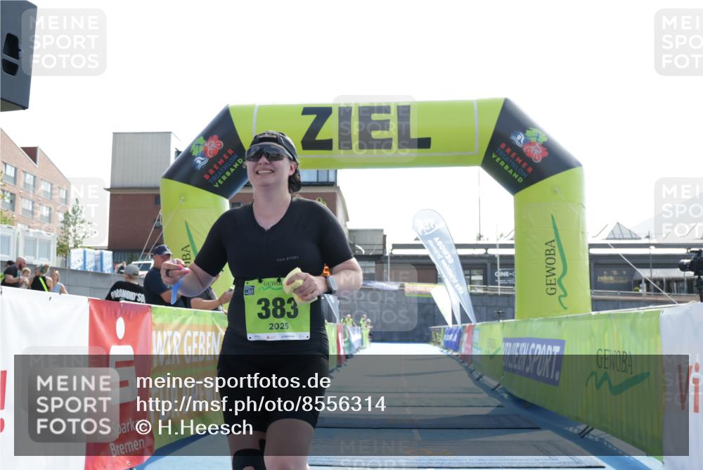 10.08.2025 - GEWOBA Citytriathlon Bremen H.Heesch http://msf.ph/oto/8556314 10.08.2025 16:10:39 Ziel 383 meine-sportfotos.de