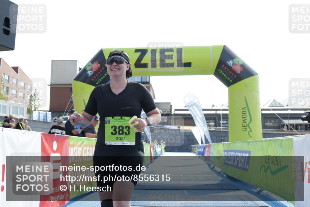 10.08.2025 - GEWOBA Citytriathlon Bremen H.Heesch http://msf.ph/oto/8556315 10.08.2025 16:10:39 Ziel 383 meine-sportfotos.de