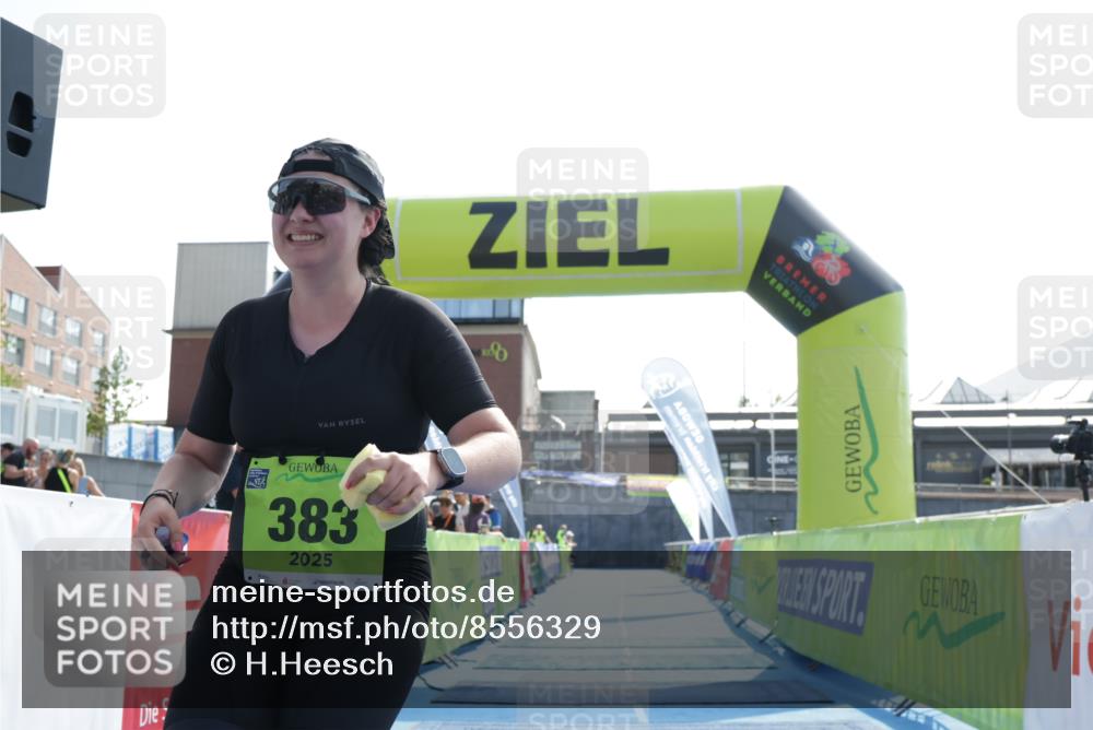 10.08.2025 - GEWOBA Citytriathlon Bremen H.Heesch http://msf.ph/oto/8556329 10.08.2025 16:10:39 Ziel 383 meine-sportfotos.de