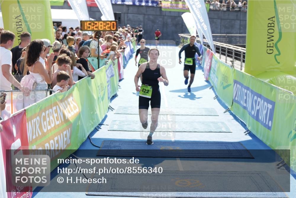 10.08.2025 - GEWOBA Citytriathlon Bremen H.Heesch http://msf.ph/oto/8556340 10.08.2025 15:28:24 Ziel 166, 418, 422 meine-sportfotos.de