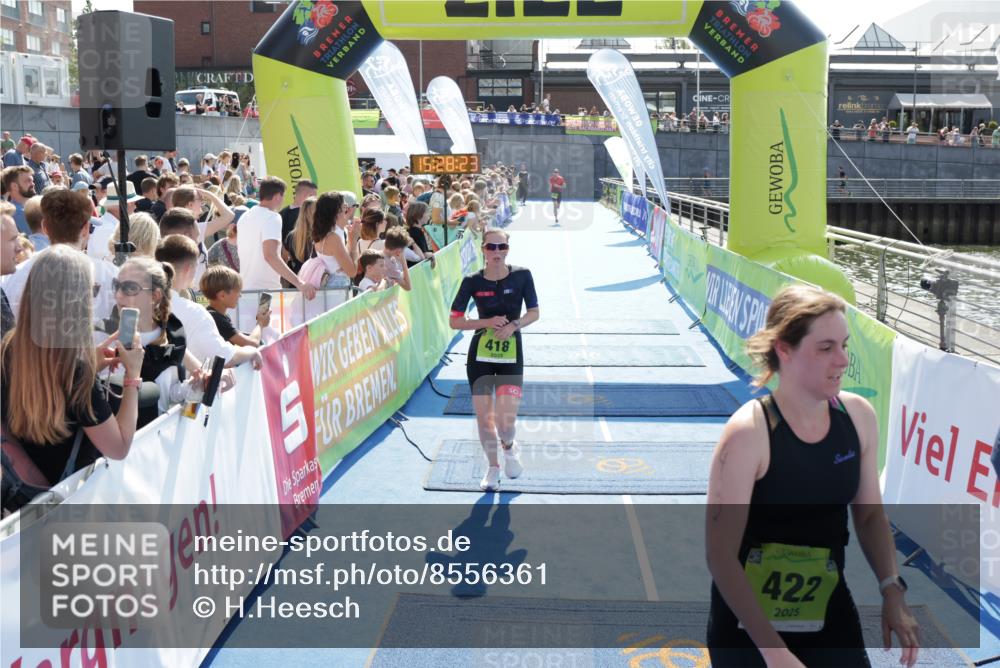 10.08.2025 - GEWOBA Citytriathlon Bremen H.Heesch http://msf.ph/oto/8556361 10.08.2025 15:28:27 Ziel 142, 166, 418, 422 meine-sportfotos.de